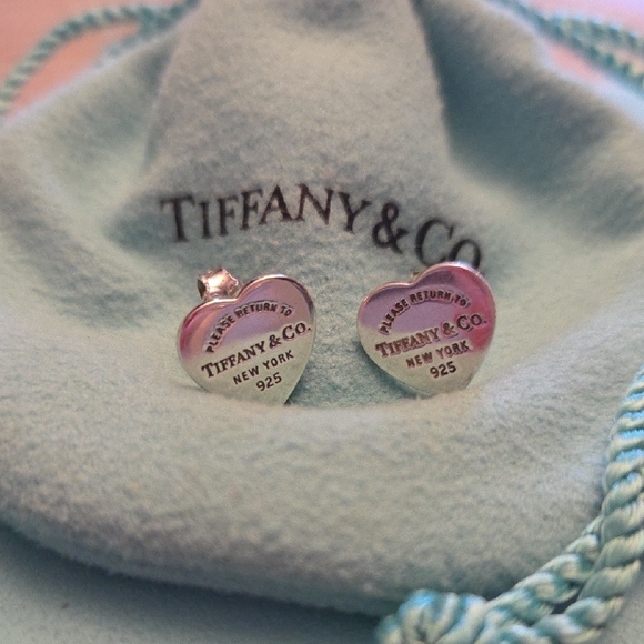 Tiffany & Co. Silver Heart Studs with Blue Pouch - Picture 2 of 6